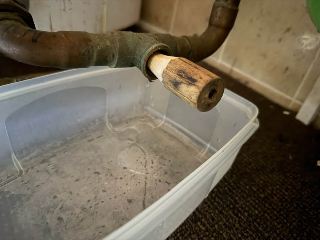 Alte Rohre im Haus – Wasserschaden Versicherung