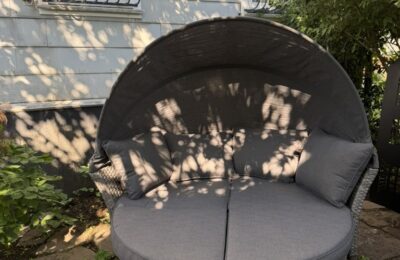 Gartenliege für kleine Gärten: Wie wir aus einer riesigen Lieferbox eine Wohlfühloase gemacht haben